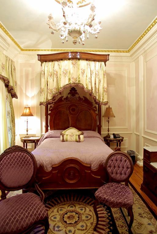 The Hotel Magnolia Foley Room photo