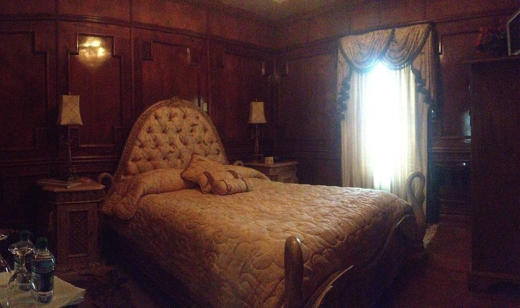 The Hotel Magnolia Foley Room photo