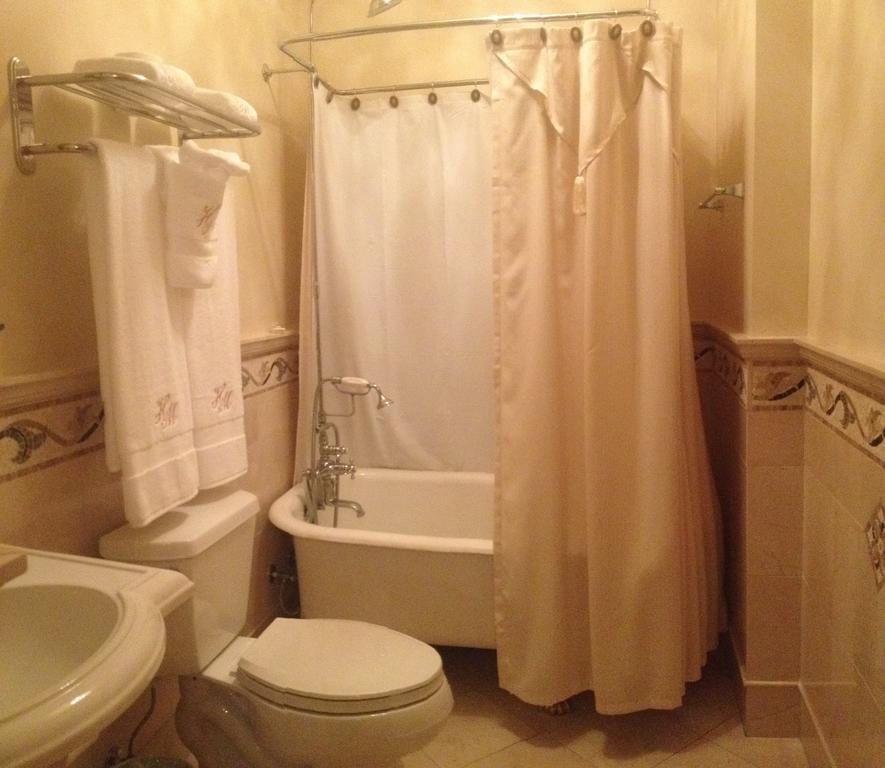 The Hotel Magnolia Foley Room photo